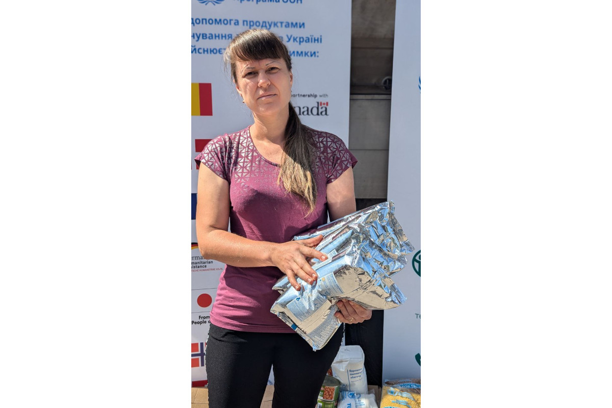 Жінка отримала продовольчу допомогу