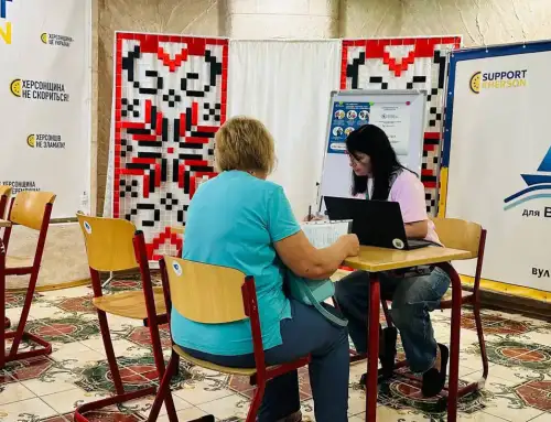 Evacuees from Kherson are registered for financial assistance in Odesa